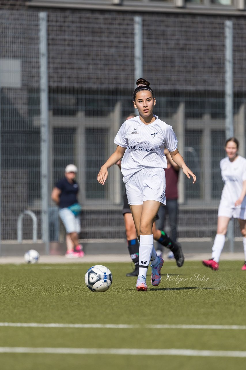 Bild 227 - wBJ Alstertal-Langenhorn - SV Henstedt-Ulzburg : Ergebnis: 4:1